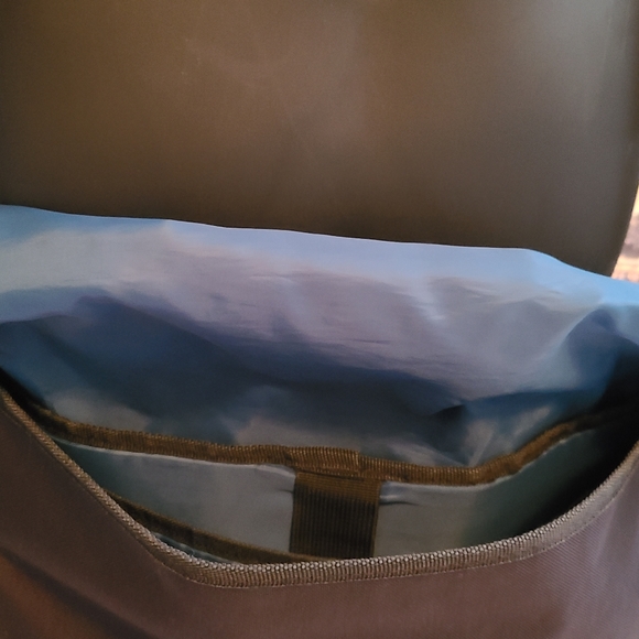 TUARI Bag - Picture 8 of 16